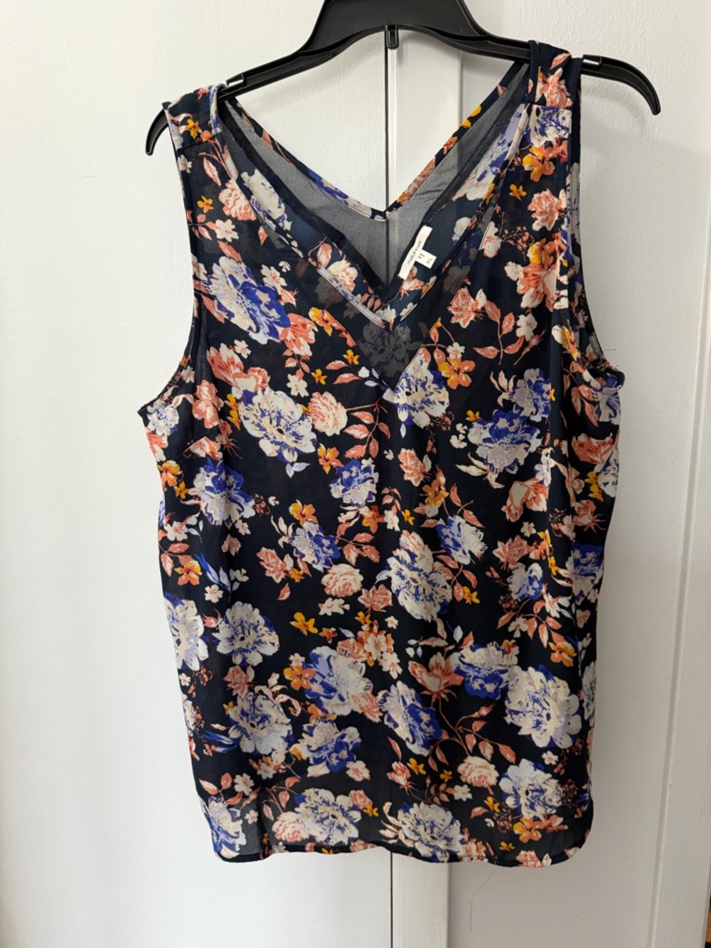 Maurices Navy Floral V-Neck Sleeveless Camisole